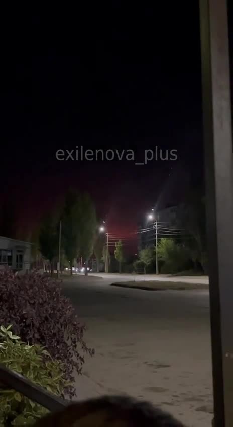 Požiar v závode na spracovanie plynu v Kotove vo Volgogradskej oblasti po útoku dronom