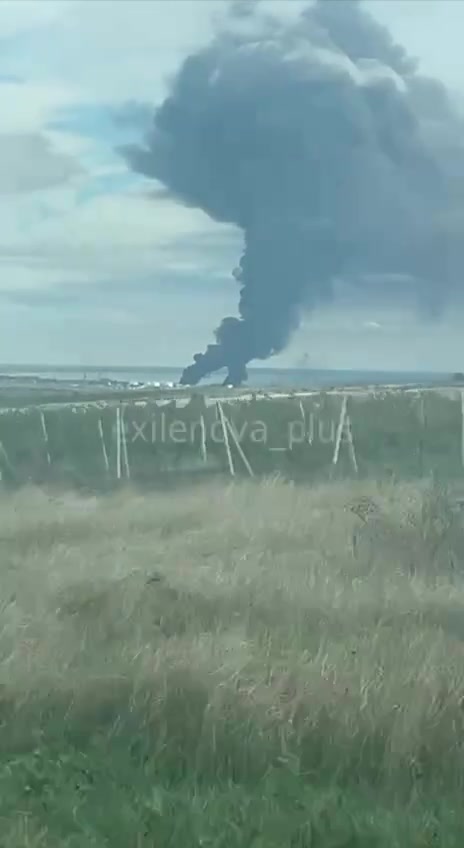 Fuel depot is still burning in Feodosiya
