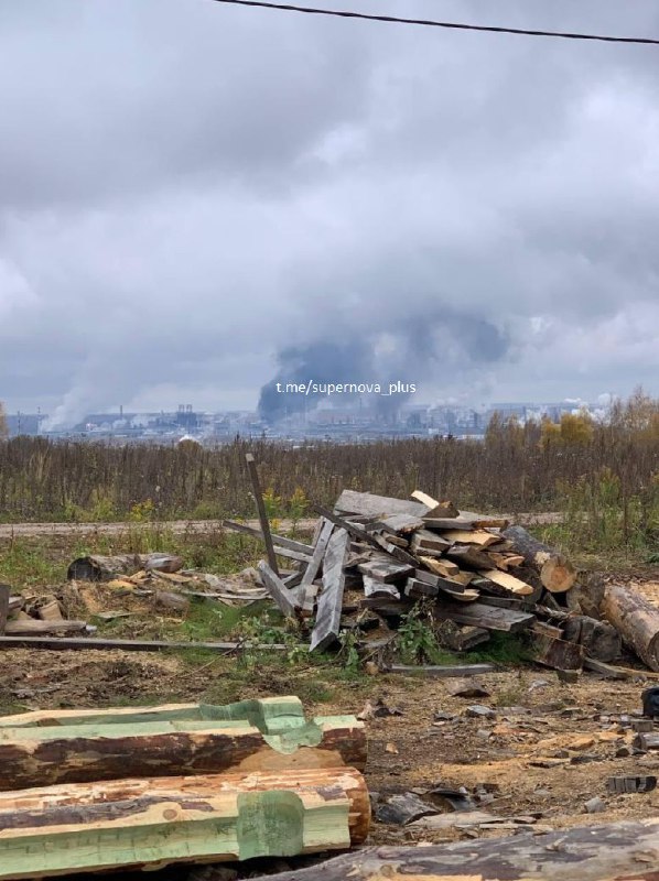 Drony zaútočili na ropnú rafinériu v Kstove v regióne Nižný Novgorod