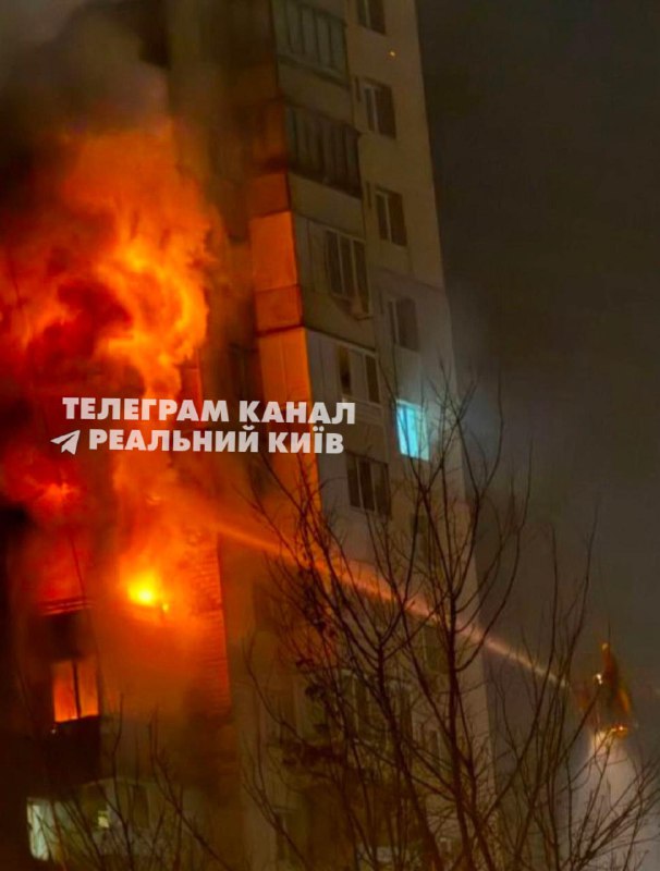 Požiare v Pečersku a Darnycii v dôsledku útokov dronov