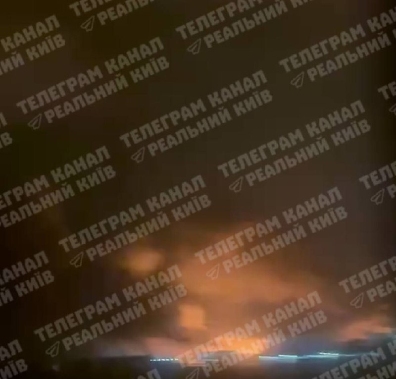 Požiare v Kyjeve po útokoch balistických rakiet