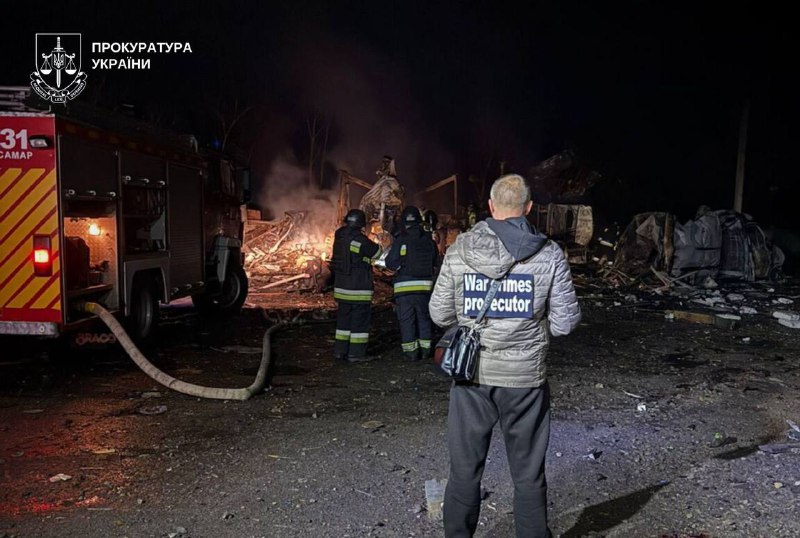 Pri ruskom útoku raketami a dronmi v okrese Samar včera večer zahynuli 4 ľudia vrátane 2 detí a 7 ďalších bolo zranených.