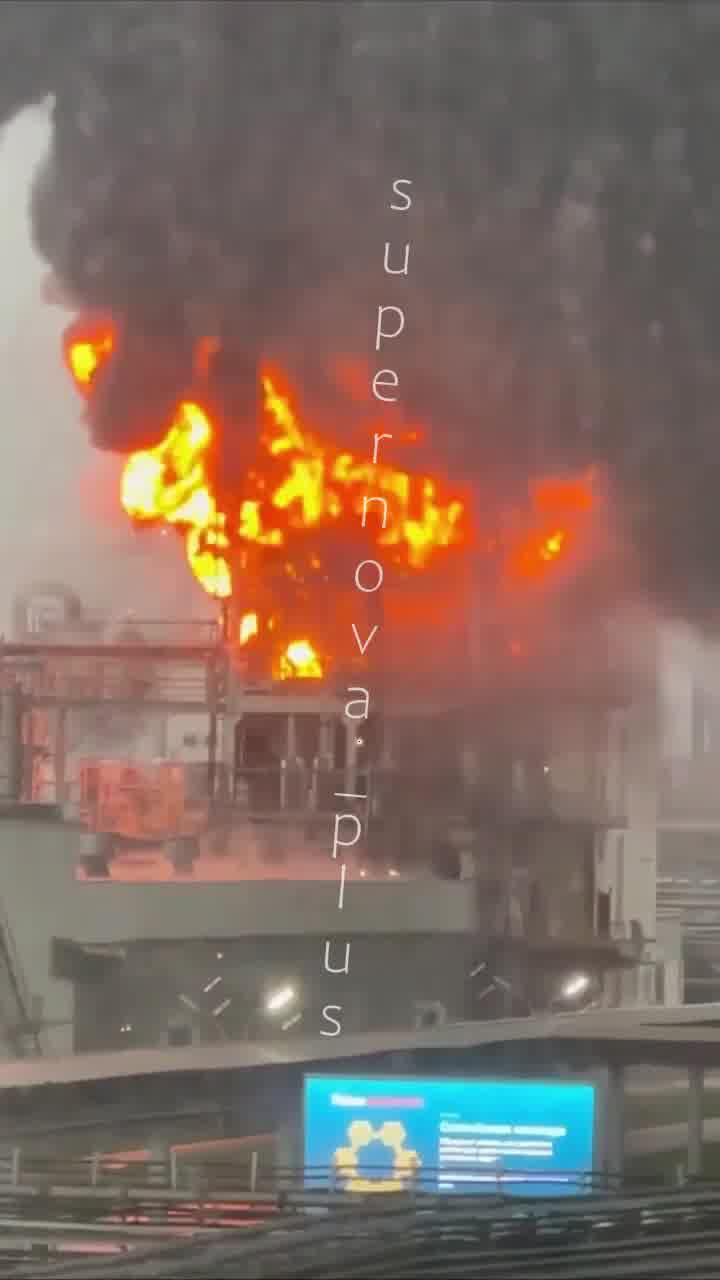 Big fire reported at Nizhnekamsneftekhim chemical plant in Nizhnekamsk in Tatarstan region of Russia