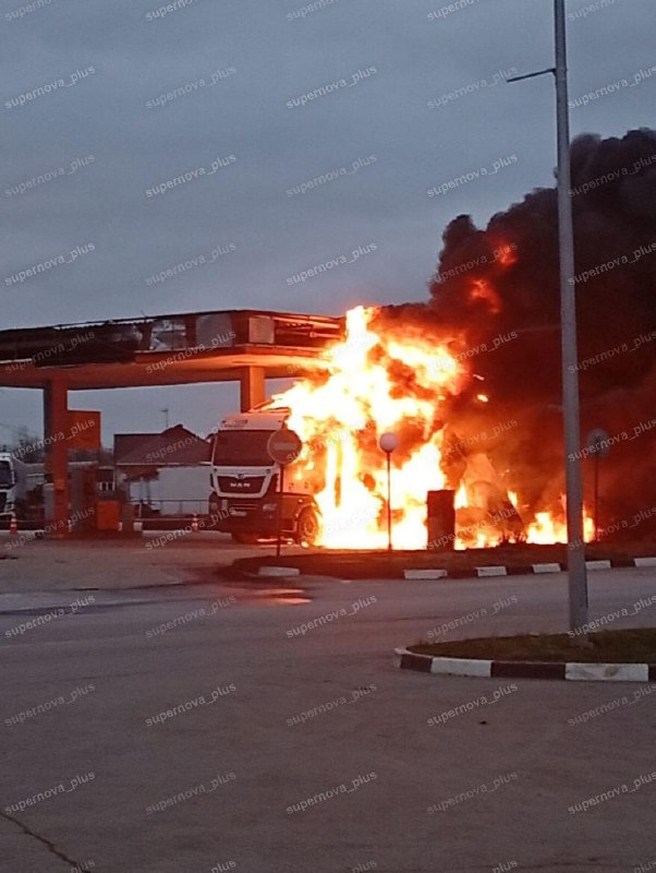 Fire at the fuel station in Maslova Pristan of Belgorod region after possible drone strike