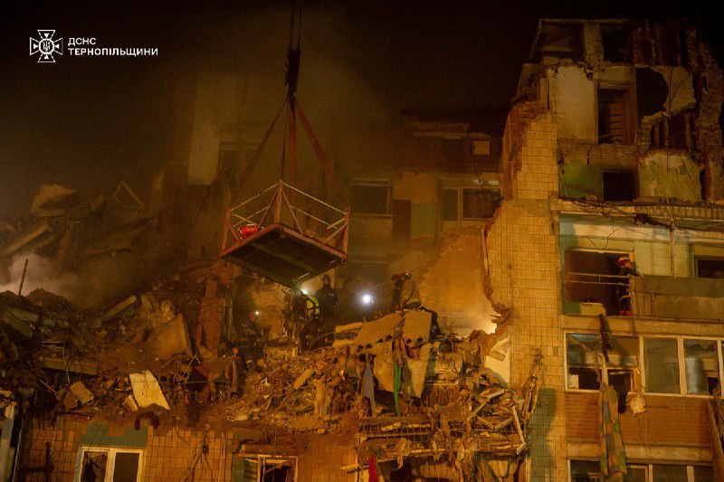 Body of a woman was extracted from the rubble of the residential house, destroyed by Russian missile yesterday in Ternopil, death toll increased to 27 killed, 94 wounded