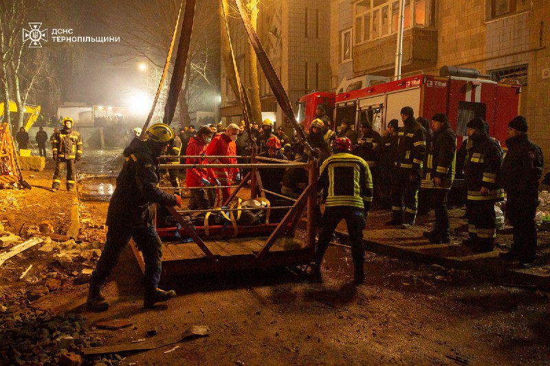 Body of a woman was extracted from the rubble of the residential house, destroyed by Russian missile yesterday in Ternopil, death toll increased to 27 killed, 94 wounded