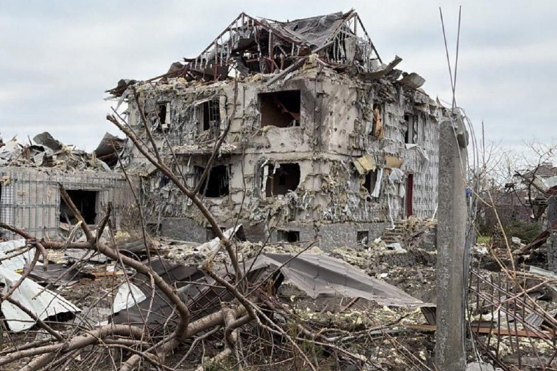 2 people wounded as result of a missile strike in Dniprovsky district 