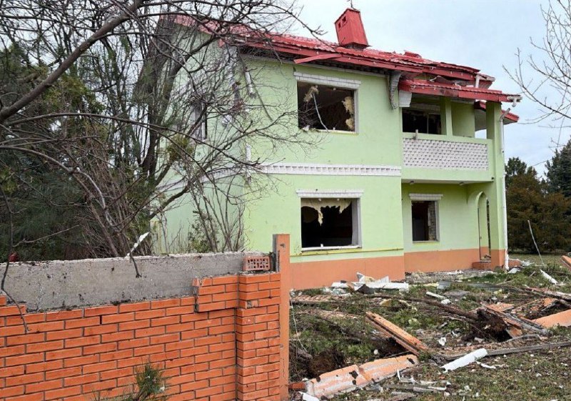 2 people wounded as result of a missile strike in Dniprovsky district 