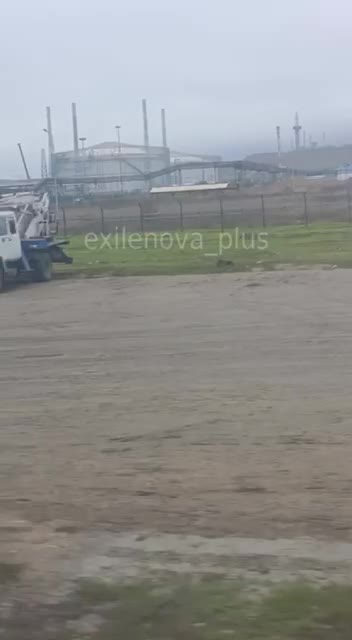 Ji ber êrîşa şevê din li bendera Tamanê agir girt