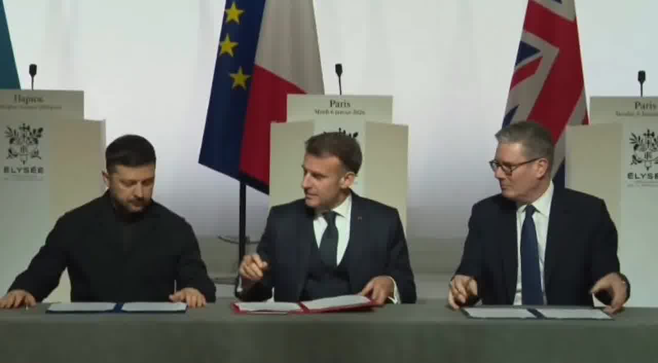 During the meeting of the Coalition of the Willing in Paris, Ukrainian President Zelensky, French President Macron and British Prime Minister Starmer signed a declaration of intent on the deployment of a multinational force in Ukraine following a ceasefire