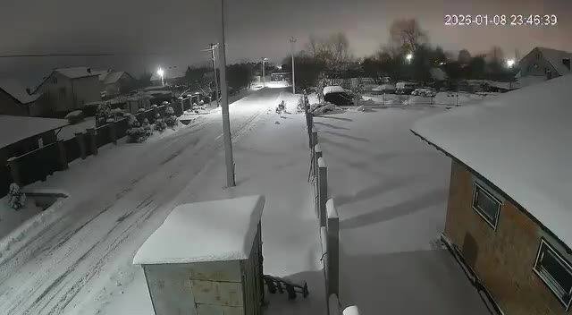 Alleged video of strike of intermediate-range ballistic missile (IRBM) with Multiple independently targetable reentry vehicle (MIRV) against Lviv