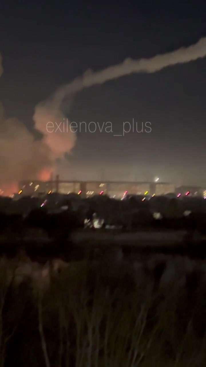 Violent explosions in Afipskiy of Krasnodar Krai, traces of air defense missiles seen