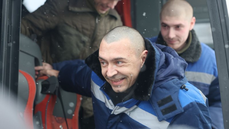 157 Ukrainian servicemen and civilians were released from the Russian captivity in a new prisoners exchange 