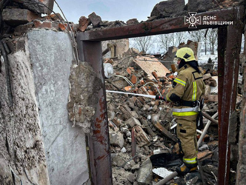 Zelensky: Over 400 drones and about 40 missiles of various types were involved in this attack. The main target was the power grid, generation and distribution substations. Damage was recorded in Volyn, Ivano-Frankivsk, Lviv, and Rivne regions