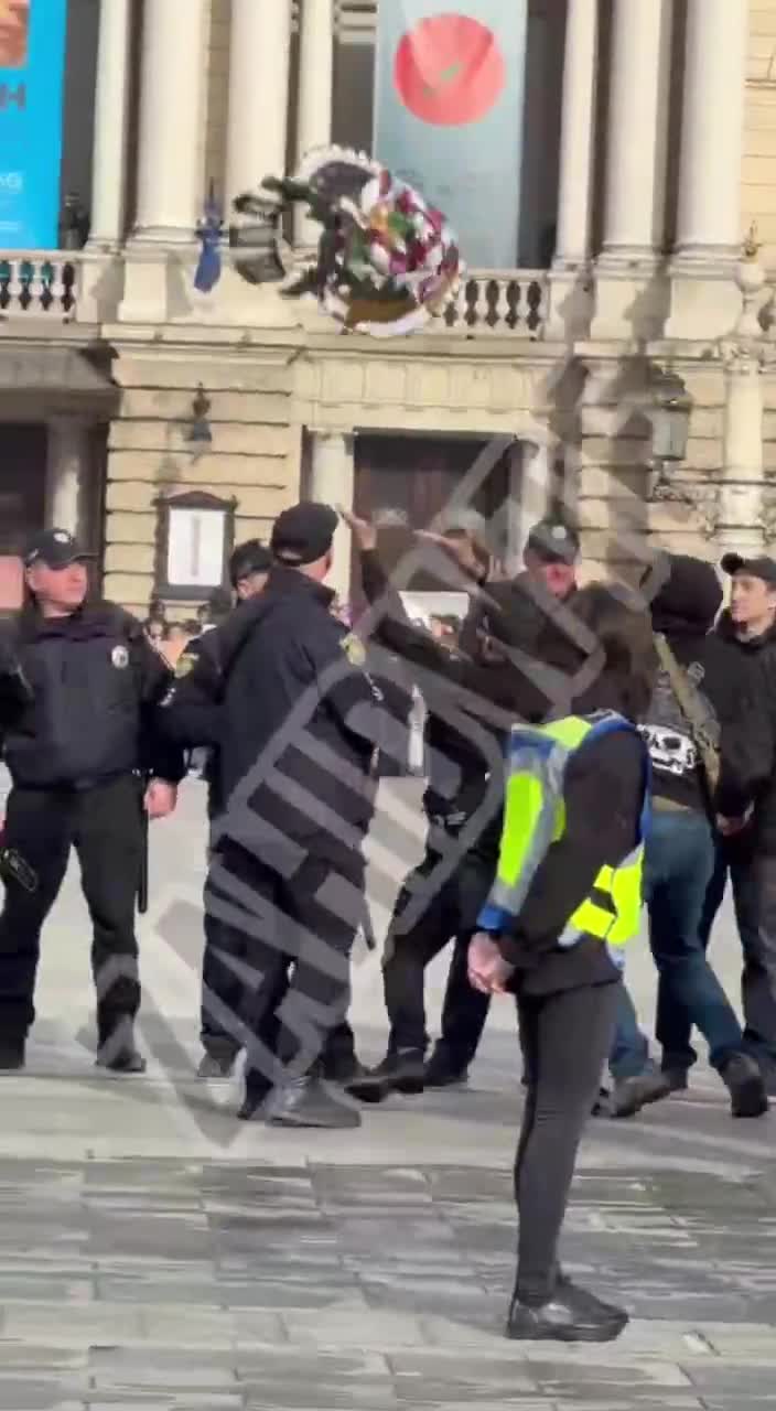 Tensions at the women's day march in L'viv