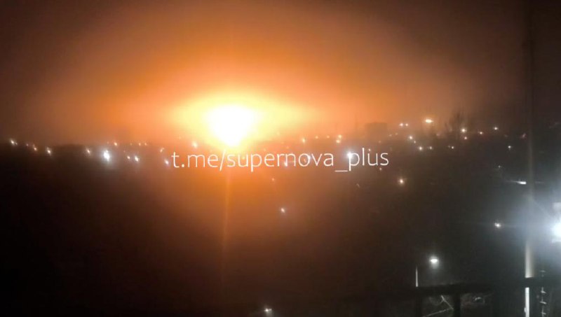 Explosions were reported at Alchevsk Metallurgical plant