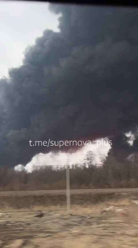 Fire at the fuel reservoirs at Ust-Luga port 