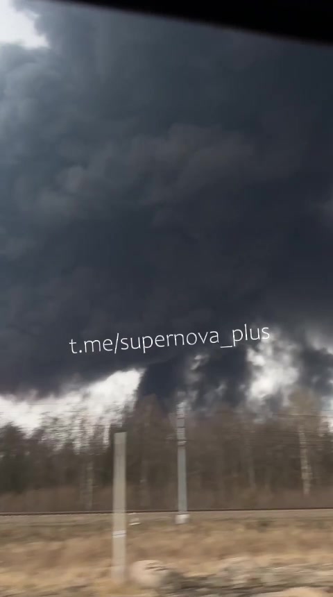 Fire at the fuel reservoirs at Ust-Luga port 