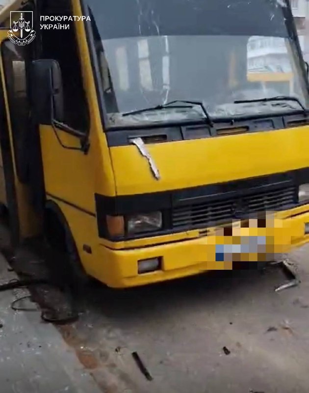 7 people wounded as result of drone strike on the city bus in Kherson