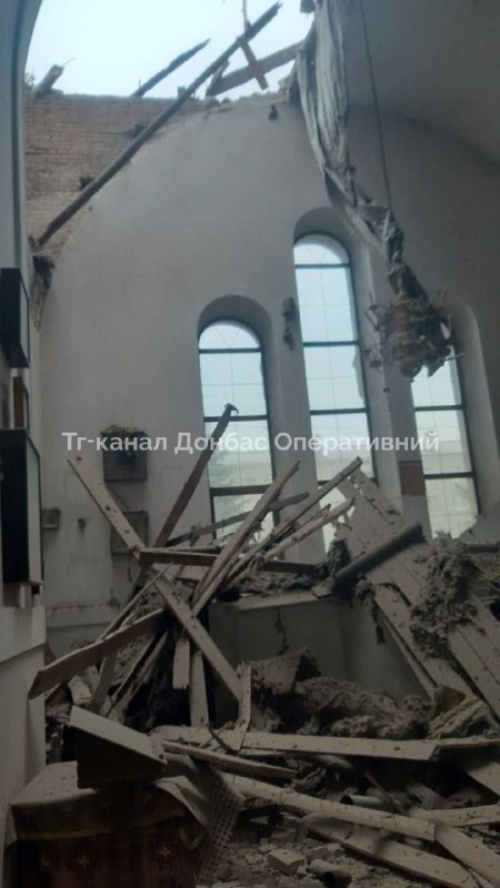 The St. Nicholas Cathedral in the city of Druzhkivka was damaged by Russian shelling last night.