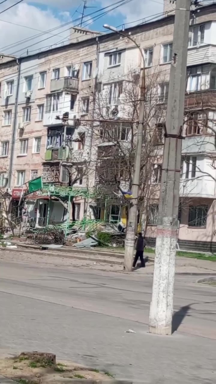 Trois personnes blessées lors d'un bombardement à Kherson