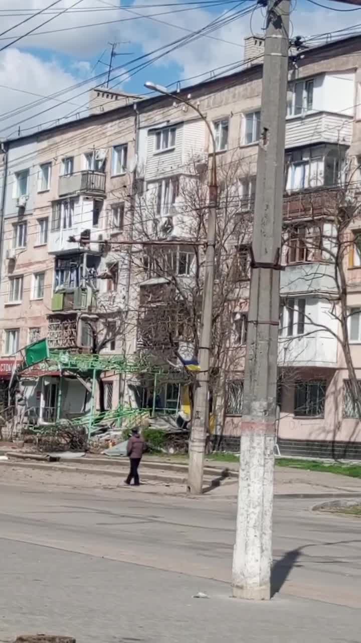 Trois personnes blessées lors d'un bombardement à Kherson
