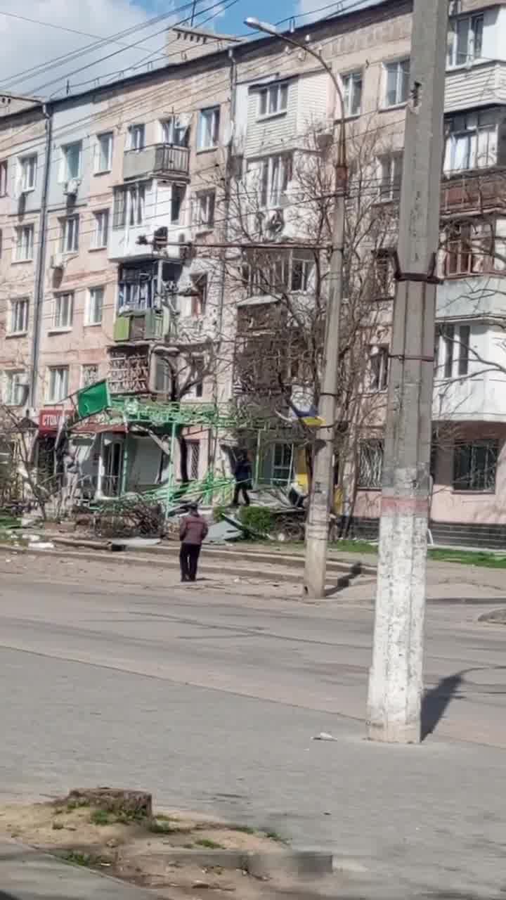 Trois personnes blessées lors d'un bombardement à Kherson