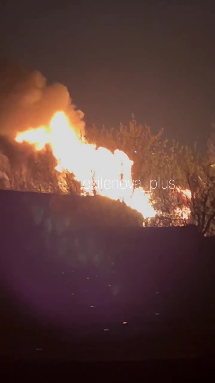 Belgorod bölgesindeki Valuyki'de bulunan bir yakıt deposuna insansız hava araçlarıyla saldırı düzenlendi.