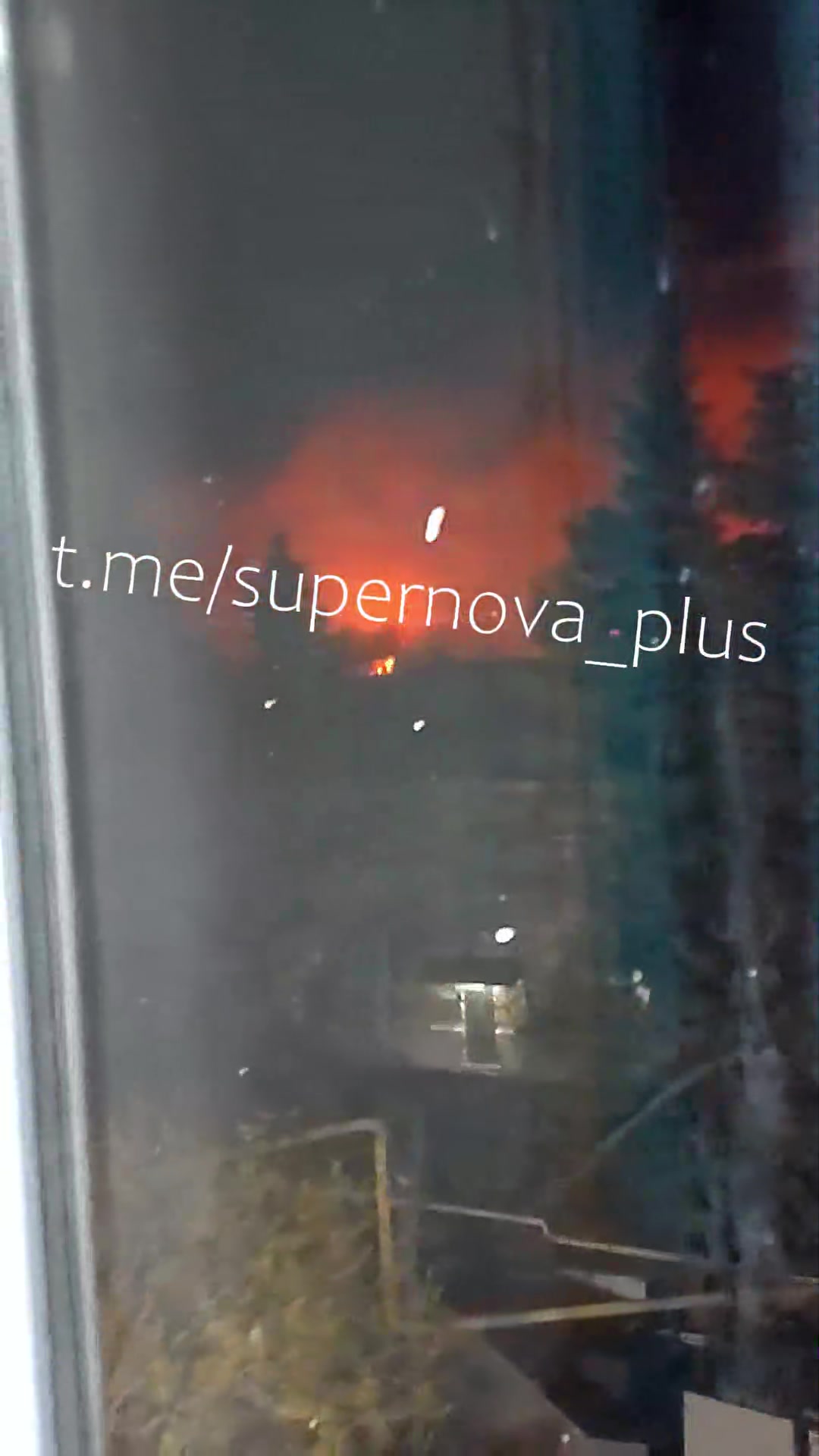 Fire at the oil refinery in Tuapse after explosions overnight