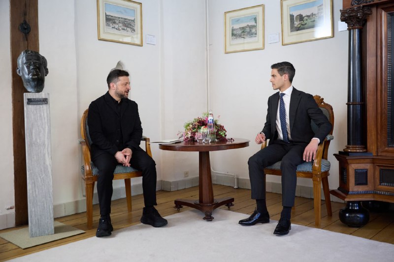 Ukrayna Cumhurbaşkanı Volodymyr Zelensky ve Hollanda Başbakanı Rob Jetten, Middelburg'da yaptıkları görüşmelerde güvenlik konularını, Ukrayna enerji sektörünün desteklenmesi ve geliştirilmesini, diplomatik işbirliğinin güçlendirilmesini ve Rusya'nın saldırganlık suçundan sorumlu tutulmasını ele aldılar.