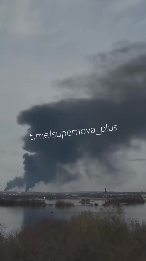 Smoke rising near Syzran oil refinery as result of drone strikes
