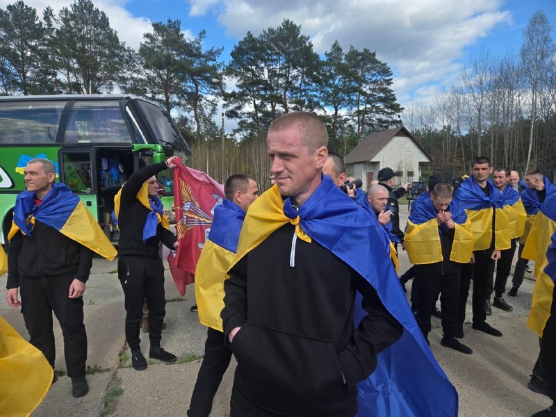 193 Ukrainian soldiers are returning home as part of the prisoners swap with Russia