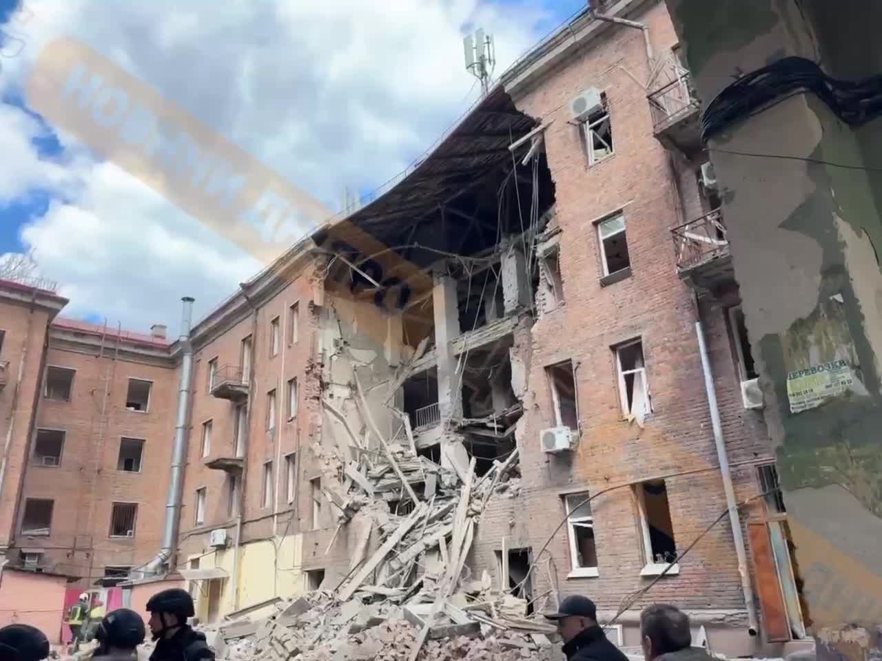 در حمله پهپادی جدید در شهر دنیپرو، یک نفر کشته و حداقل ۷ نفر زخمی شدند.