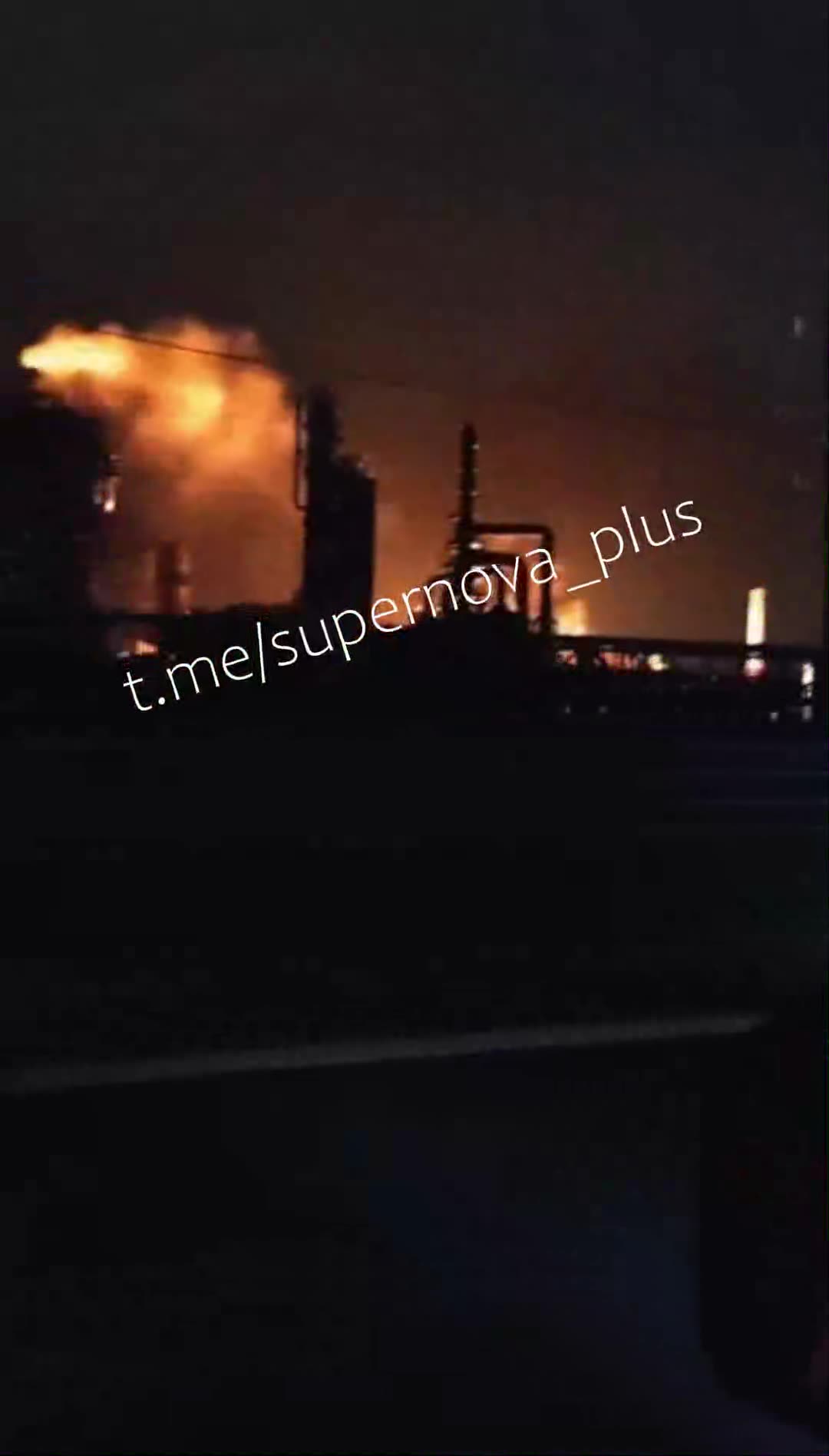 Explosions were reported at the Yaroslavl oil refinery