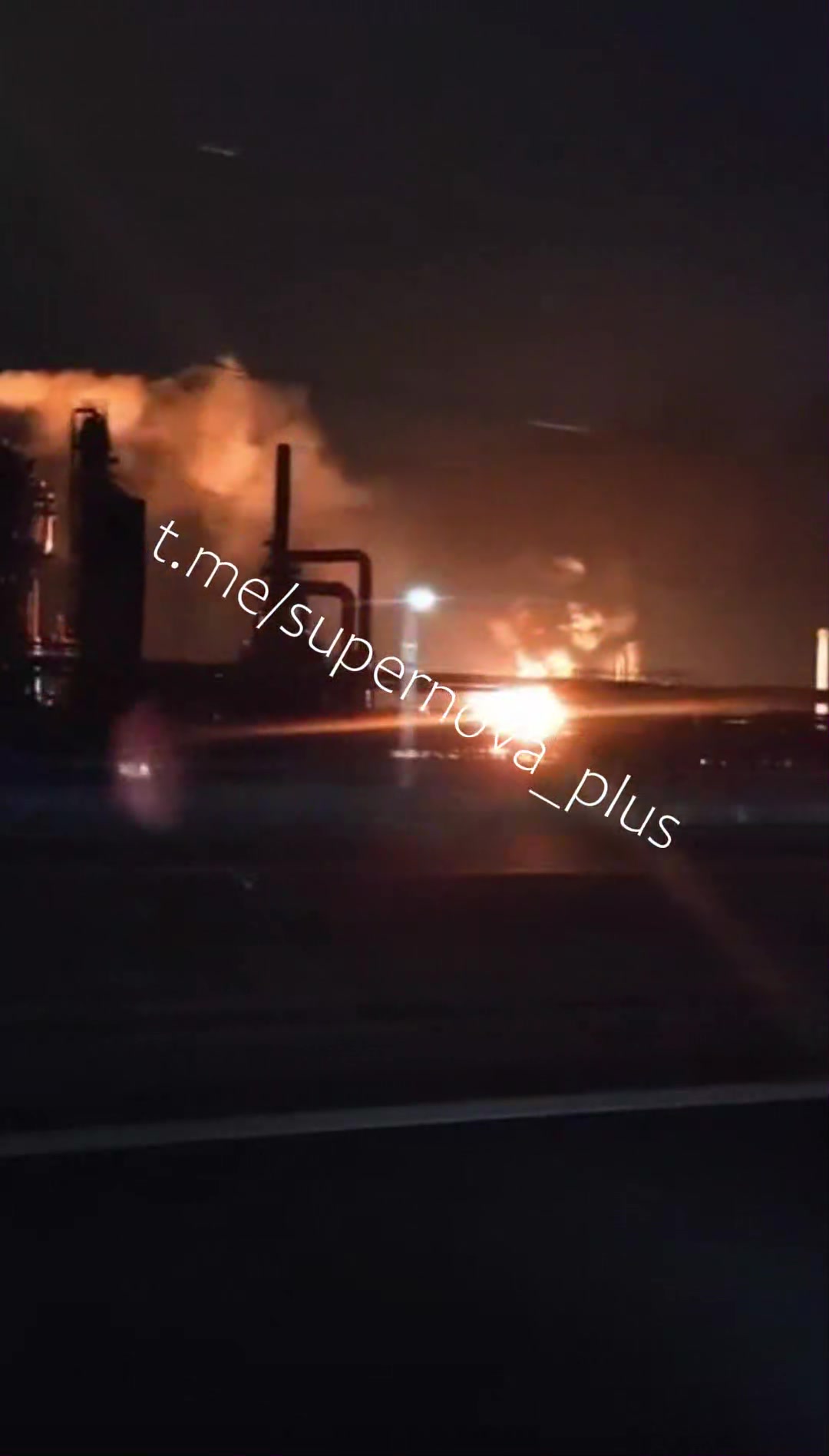 Explosions were reported at the Yaroslavl oil refinery