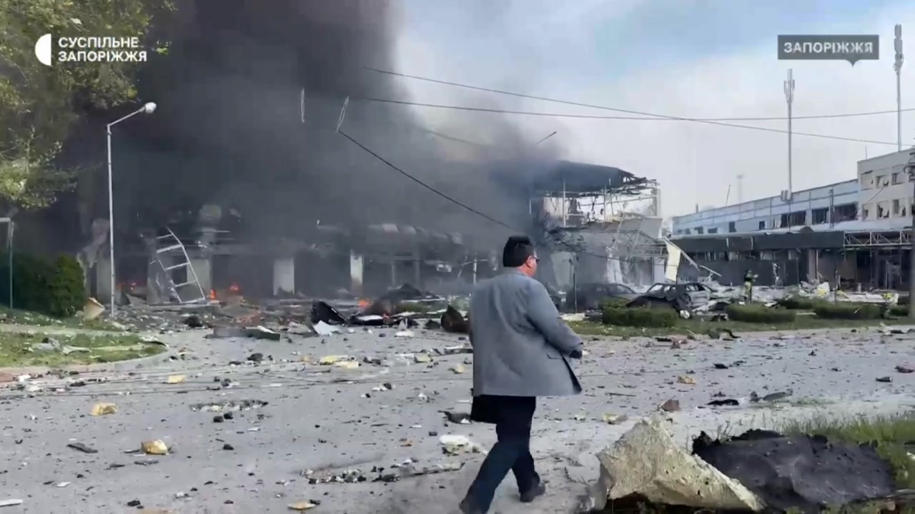Damage in Zaporizhzhia as result of airstrike with glide bomb