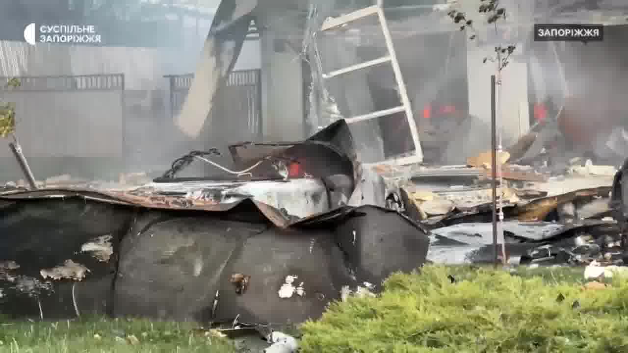 Damage in Zaporizhzhia as result of airstrike with glide bomb