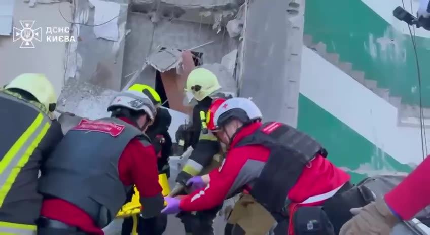 Russian missile destroyed a residential house in Kyiv