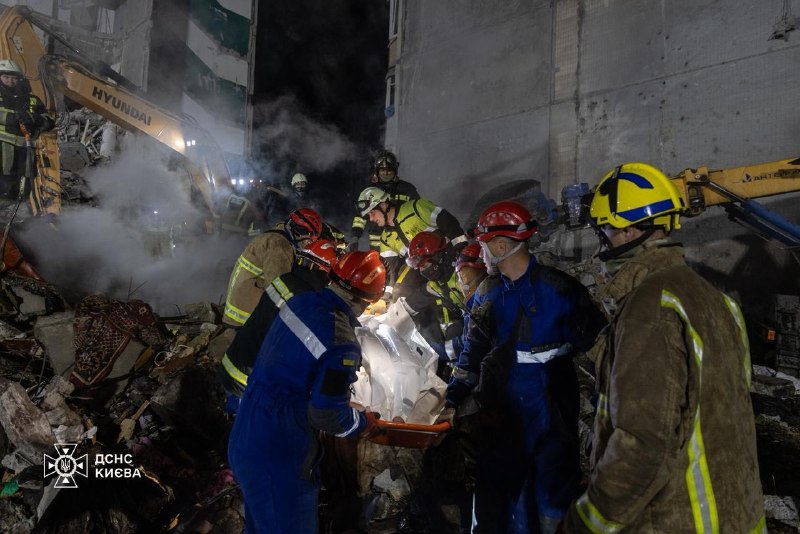 Death toll of Russian missile strike at the residential house in Kyiv yesterday increased to 24 killed, 48 more wounded. Search and rescue operation continues 