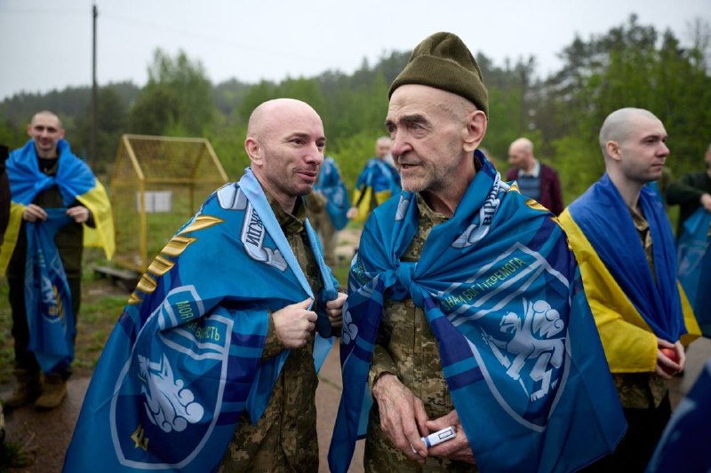 No Krievijas gūsta atgriezās 205 Ukrainas karavīri kā pirmais posms 1000 pret 1000 gūstekņu apmaiņai.