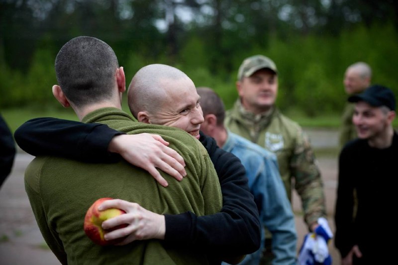 205 Ukrainian servicemen returned from Russian captivity as the first stage of 1000 on 1000 prisoners exchange