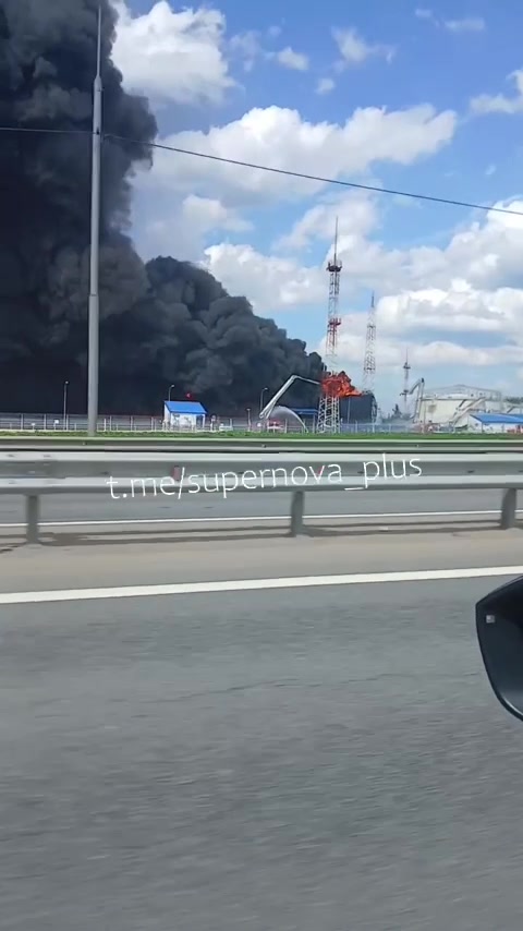 Fire continues at the pumping station in Moscow region