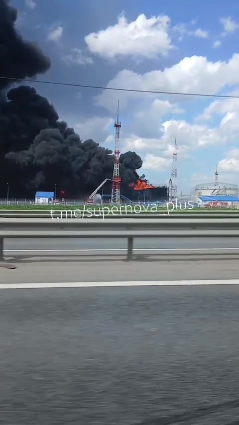 Fire continues at the pumping station in Moscow region