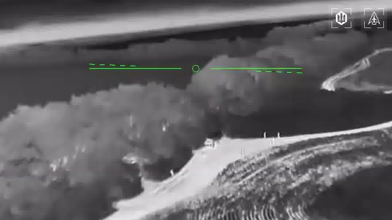 Apart of the port Ukrainian drones have attacked Iskander launcher and 2 Tu-142 planes at the military airfield in Taganrog