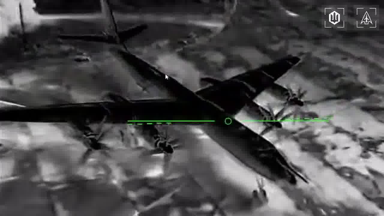 Apart of the port Ukrainian drones have attacked Iskander launcher and 2 Tu-142 planes at the military airfield in Taganrog