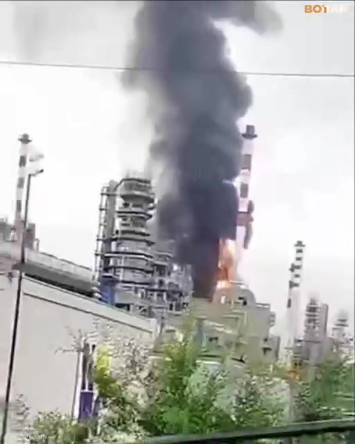 Fire and explosions reported at Antipinskiy oil refinery in Tyumen