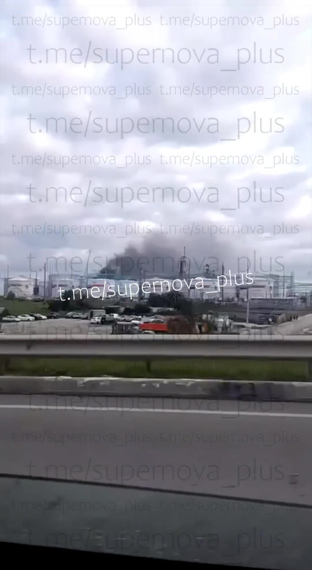 Fire after explosions at oil refinery in Slavyansk-na-Kubani