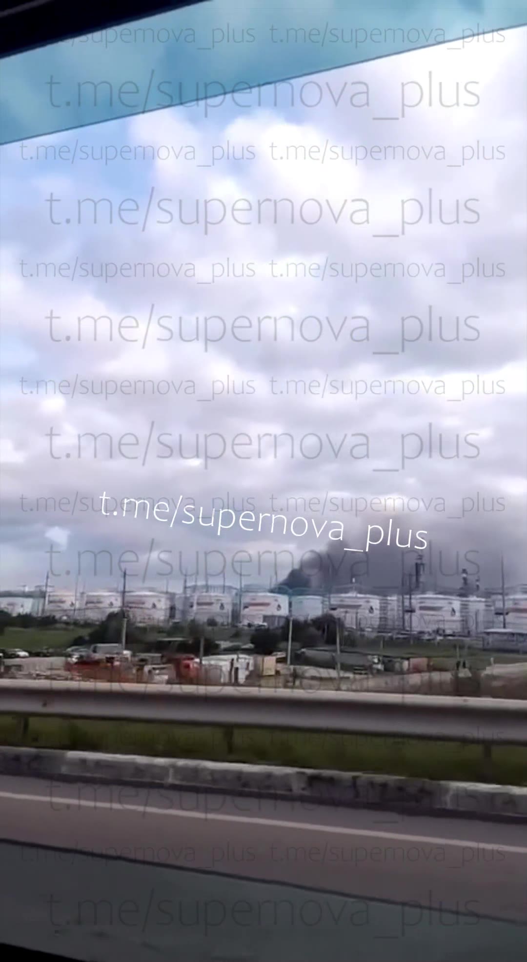 Fire after explosions at oil refinery in Slavyansk-na-Kubani
