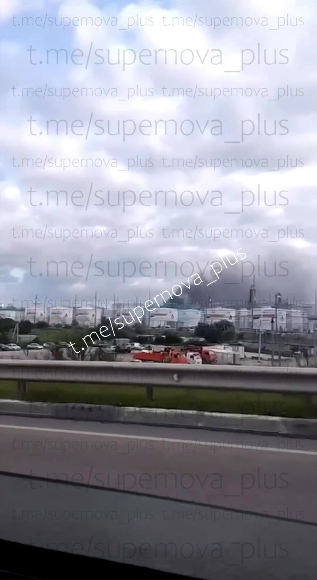 Fire after explosions at oil refinery in Slavyansk-na-Kubani