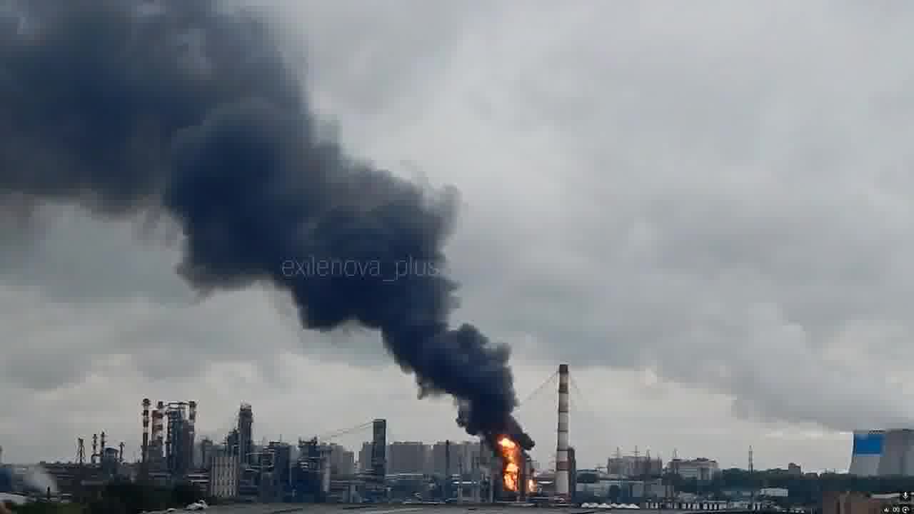 حريق في مصفاة نفط في كابوتنيا بمنطقة موسكو